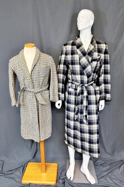 2 Vintage Mens Plaid Robes - Pendleton: 2 Vintage Wool Robes including blue black and white plaid by Pendleton Woolen Mills. Made for Wallachs. Has 2 side pockets, breast pocket with tie included. Measures flat 20 inches across shoulder, 26
