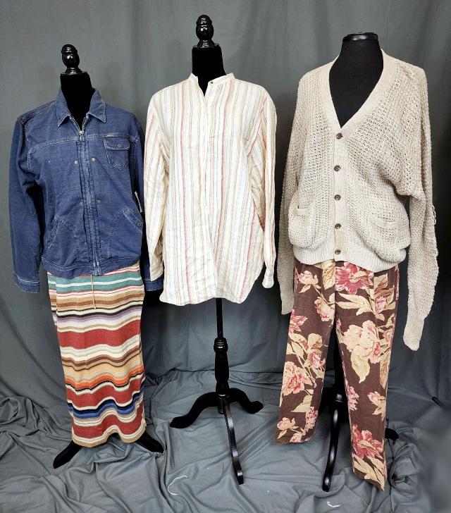 5 Vintage Ladies Ralph Lauren Clothing: Includes a denim style cotton zip-up jacket, size extra large, by Lauren Ralph Lauren with tags, in very good condition; a linen cotton blend Lauren Ralph Lauren maxi skirt, with original tags, size p
