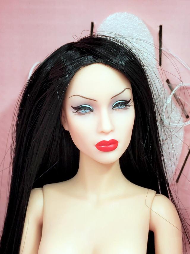 Superdoll Sybarites Doll - 2017 - Vivir (1 of 9)