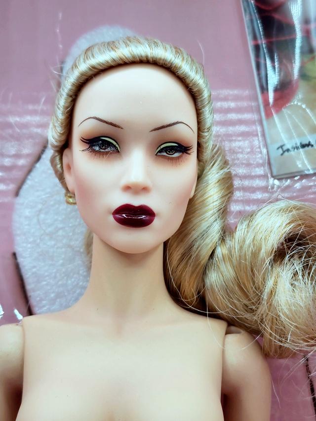 Superdoll Sybarites Doll - 2017 - Honor (1 of 10)