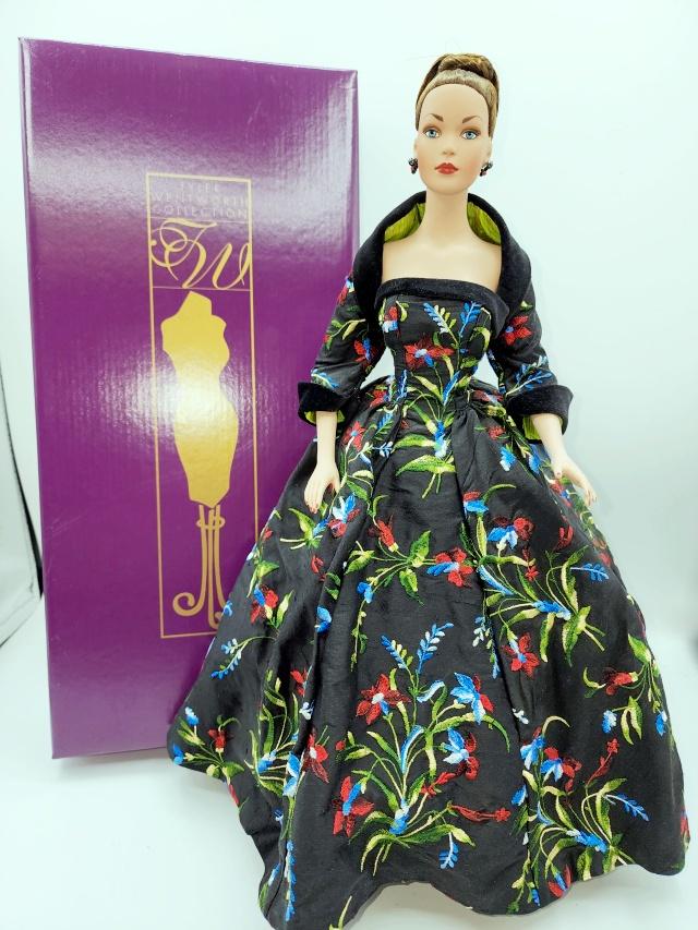 Tonner Tyler Wentworth Midnight Garden Doll: Tonner Tyler Wentworth Midnight Garden Doll TW1104. Doll has bendable arms. Includes embroidered dress, matching shrug, pantihose, tulle underskirt, earrings, shoes, stand, and original box. These dol