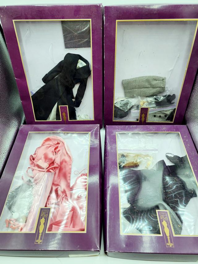 4 Tyler Wentworth Outfits in Boxes: 4 Tyler Wentworth Outfits in Boxes include Cashmire Noir 99810, Fragrance Launch 99813, Wake Up Call 99814 and Fashion Design Weekly Awards 99815. Boxes have wear and outfits may not be complete. Thes