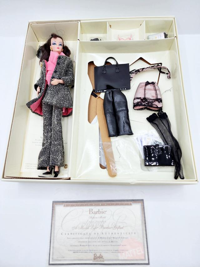Barbie Silkstone A Model Life Giftset (1 of 11)