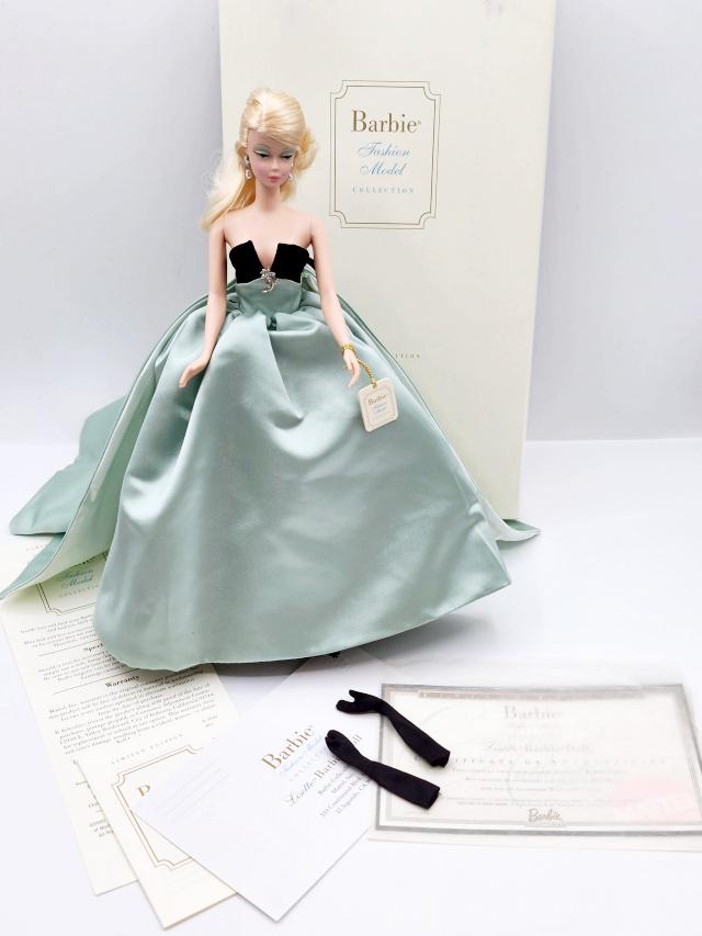 Barbie Silkstone Lisette Barbie Doll: Barbie Silkstone Lisette Barbie Doll, appears to be complete, in original box with COA. These dolls have been gently played with, redressed, and displayed behind glass in a smoke free and pet free hom