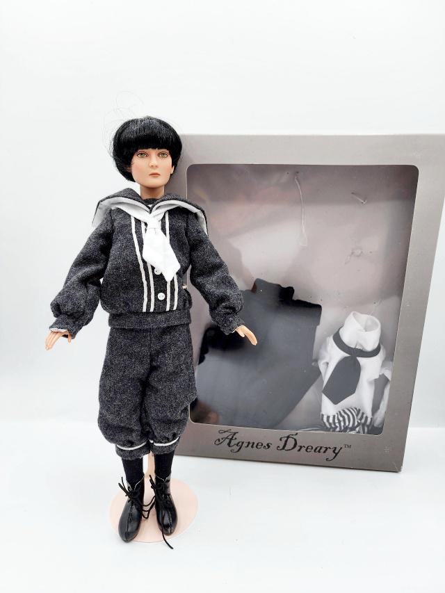Robert Tonner Agnes Dreary Doll and Outfit (1 of 8)