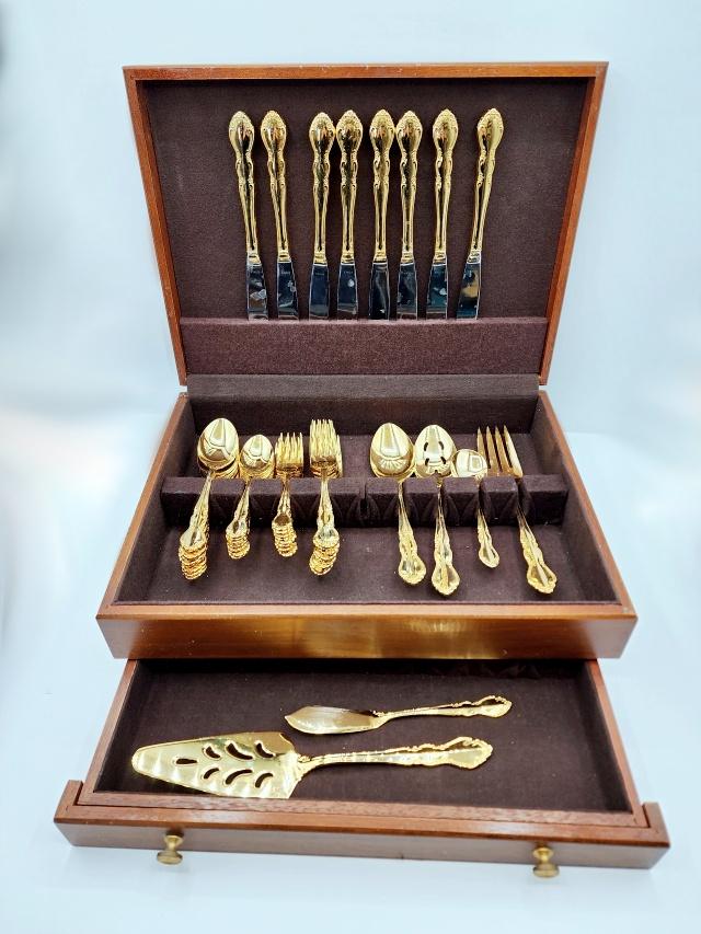 Service for 8 Supreme Cutlery Towle Gold Baroness (1 of 10)