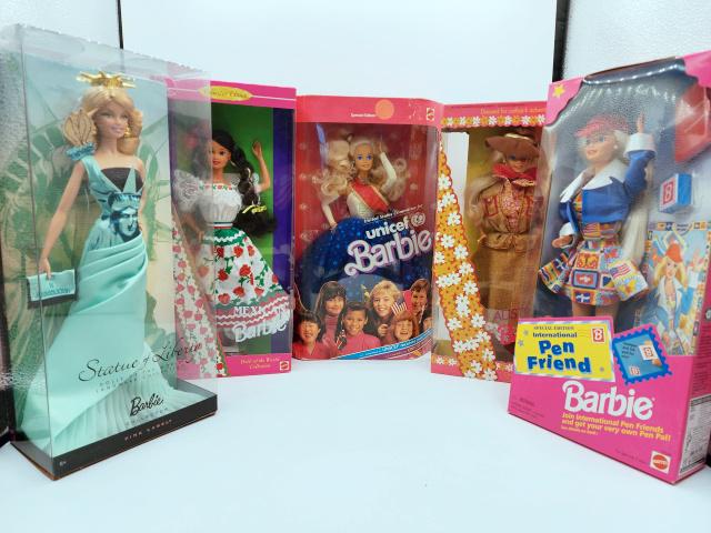 5 Dolls of the World & UNICEF & Pen Friend Barbies (1 of 15)