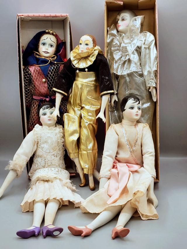 5 Porcelain Dolls Flappers and Clowns - Brinns, Balos (1 of 20)