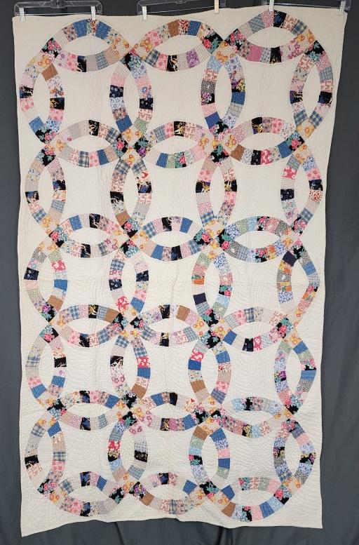 Vintage c1940s Double Wedding Ring Quilt (1 of 7)