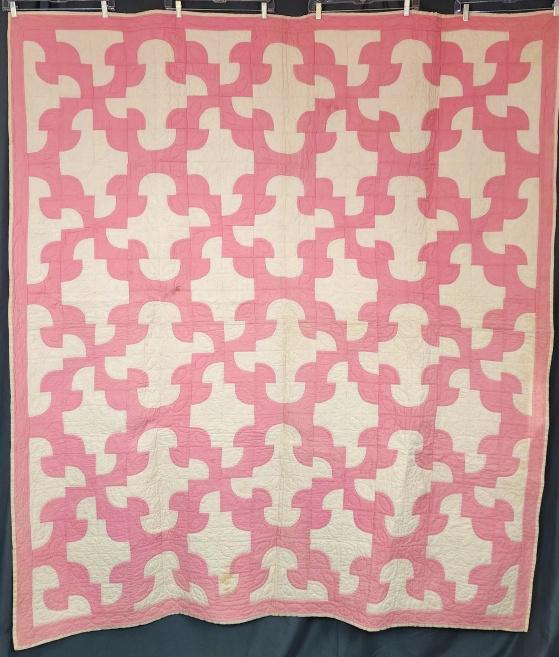 Vintage c1930s Drunkards Path Quilt (1 of 4)