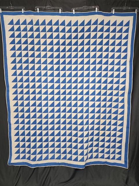 Vintage c1940 Half Square Triangle Quilt (1 of 10)