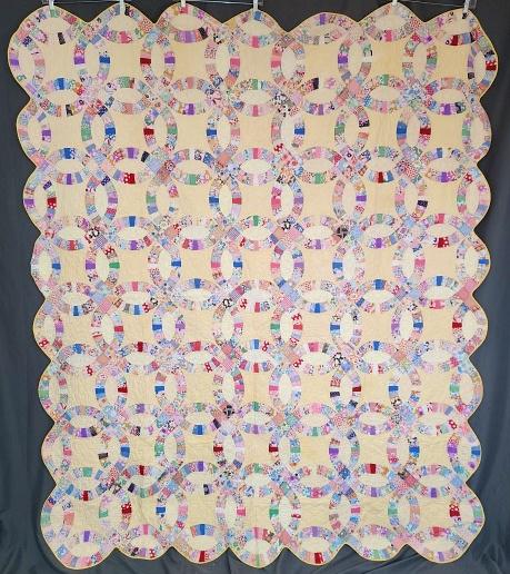 Vintage c1940 Double Wedding Ring Quilt (1 of 10)