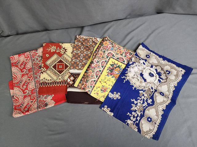 Group of 5 19thc Bandana Print Samples (1 of 4)