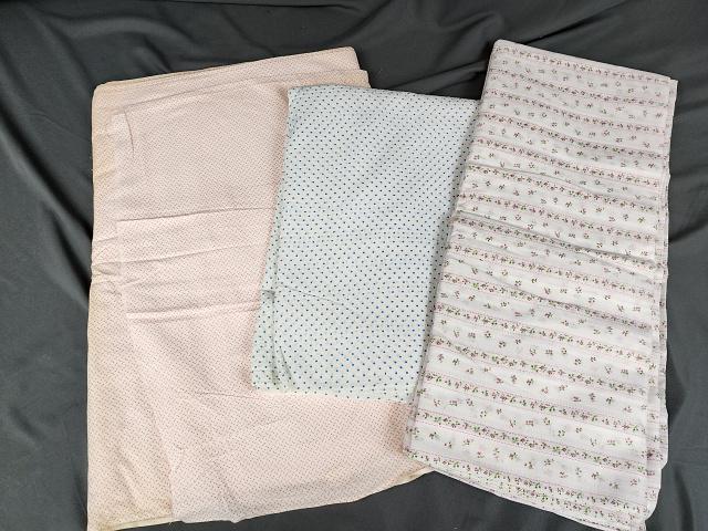 3 Vintage Lightweight Fabrics Yardage (1 of 9)