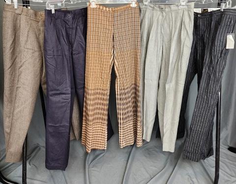 5 Vintage Ladies Pants - Motivi - Polo - DKNY: 5 Vintage Ladies Pants. Includes a pair of pin stripe, linen, button fly pants by Polo, size 12, with tags, in good condition; a navy blue linen DKNY Jeans pants, size 10, with original tags, in good