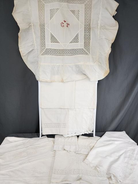 Group of Vintage Sheets Pillowcases Shams & Layover (1 of 19)