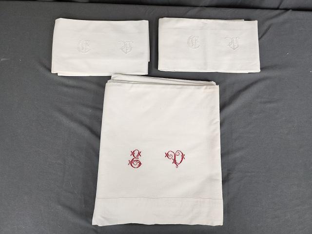 Vintage Monogrammed Sheet with 2 Pillowcases (1 of 7)