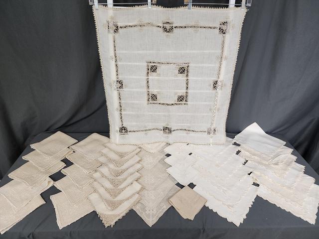 Vintage Linens - Sets of Napkins and Tablecloth (1 of 20)