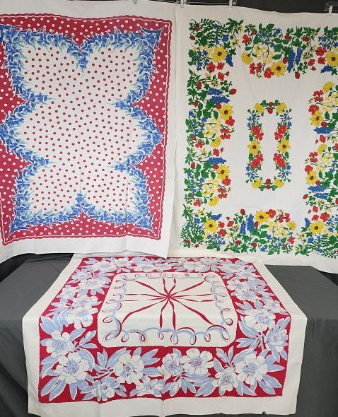 3 Vintage Printed Cotton Tablecloths (1 of 17)