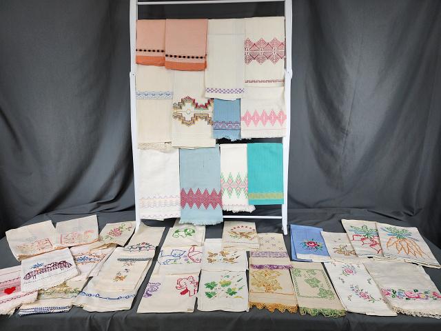 Large Group of 37 Vintage Towels-B (1 of 15)
