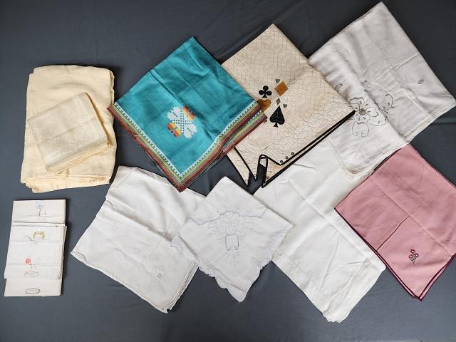 9 Vintage Table Linens Group I - Damask, more! (1 of 20)
