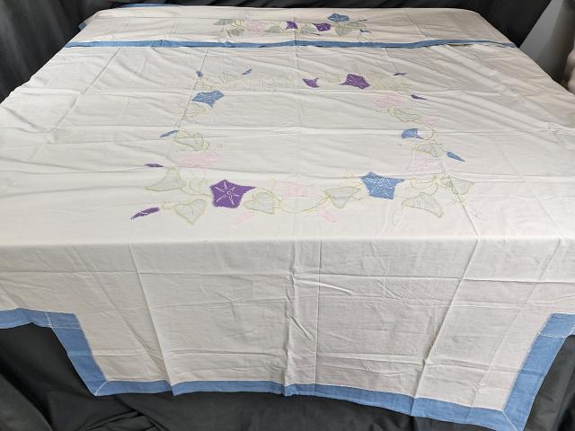 Vintage Applique Bed Cover with Pillow Lay Over (1 of 10)