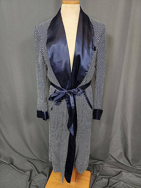 Vintage Mens Robe Auction