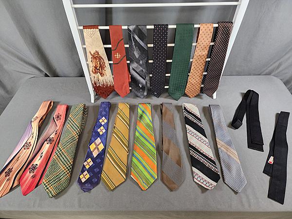 Group of 18 Vintage Mens Ties 1960-1970 (1 of 10)