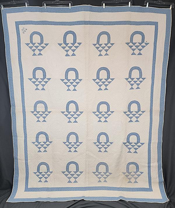 Vintage 1942 Basket Quilt (1 of 12)