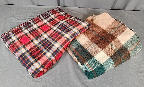 2 Vintage Blankets - Fleece, Wool (1 of 11)
