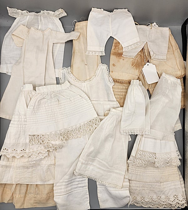 20 Pieces of Edwardian and Victorian Whites Doll Clothing (1 of 7)