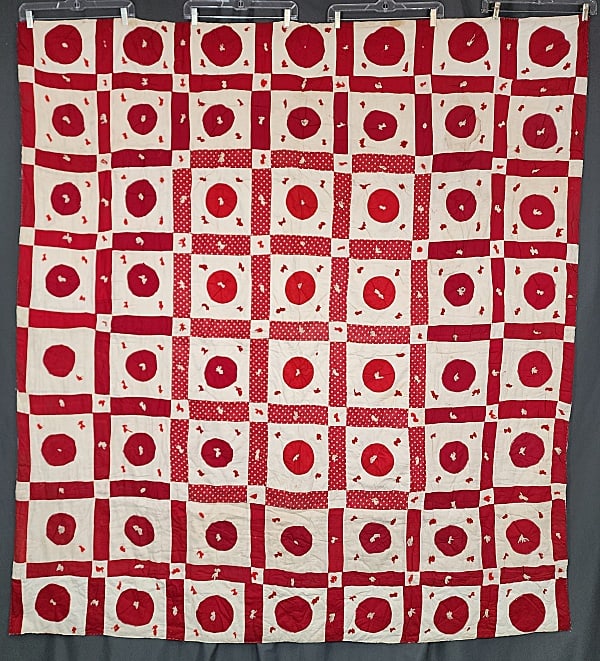 Antique c1910 Bulls Eye Tied Quilt (1 of 10)