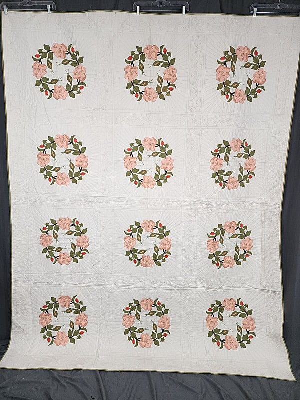 Vintage c1960 Applique Peach Poppy Kit Quilt (1 of 11)