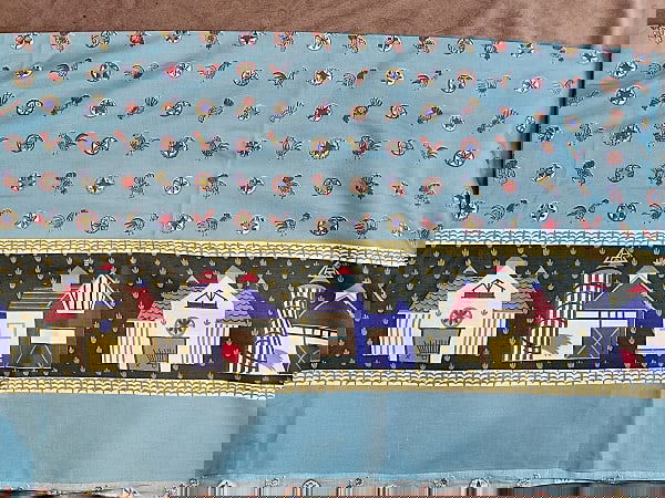 13 Yards of Vintage Border Print Fabric (1 of 7)