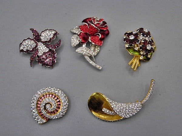 Group of 5 Brooches-Nolan Miller (1 of 16)