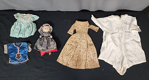 Little Red Riding Hood Topsy Turvy Doll with Clothes: Little Red Riding Hood Topsy Turvy Doll with Clothes. Features an vintage topsy turvy doll with little red on one side and grandma on the other. 1 antique 19th century doll dress in fair condition wit