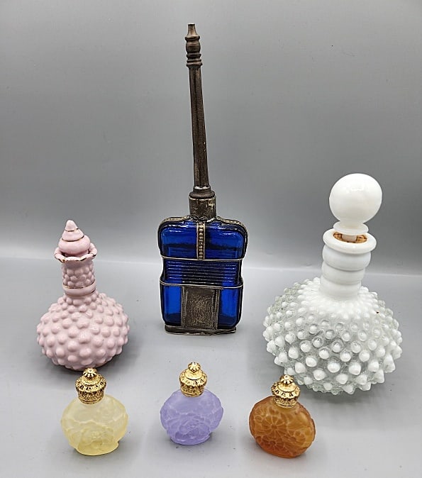 Group of 6 Vintage Perfume Bottles (1 of 19)