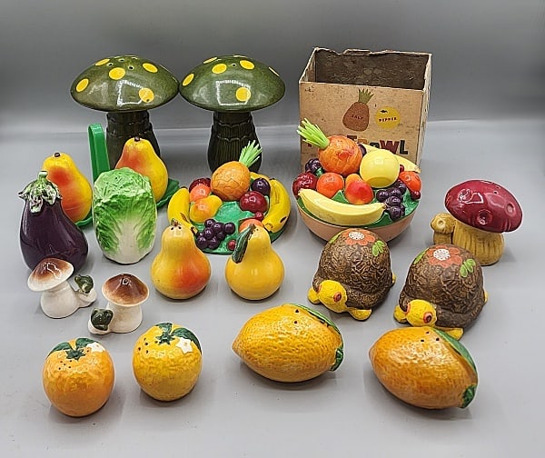 Vintage Salt and Pepper Shakers-Food 1: Vintage Salt and Pepper Shakers-Food 1. Group includes 9 pairs and 2 single S&P shaker ranging in size from 2"-5 1/2". Includes tall green with yellow, spotted mushrooms, unmarked, one stopper missing