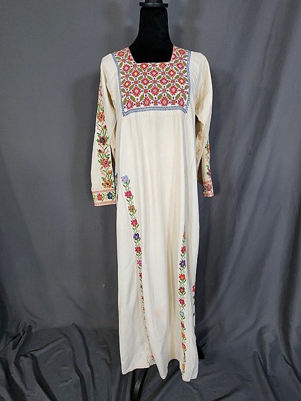 Vintage Middle Eastern Embroidered Kaftan (1 of 15)