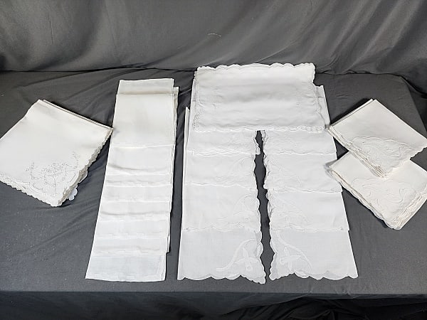 4 Sets of White Linen Napkins, Placemats (1 of 10)