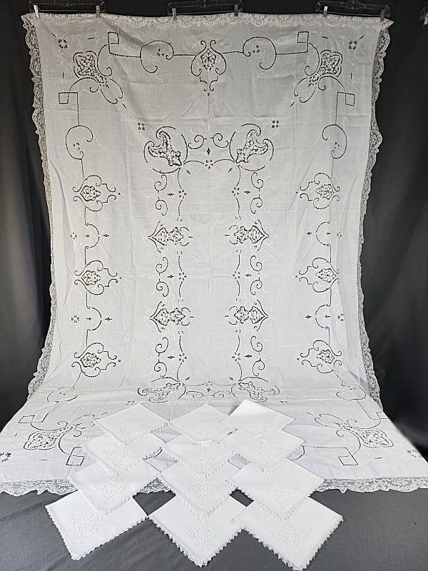 Vintage Linen Needlelace Tablecloth, Napkins (1 of 13)