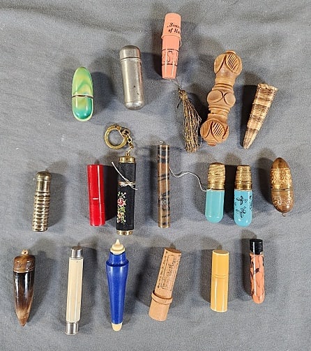 Group of 18 Antique and Vintage Needlecases (1 of 15)