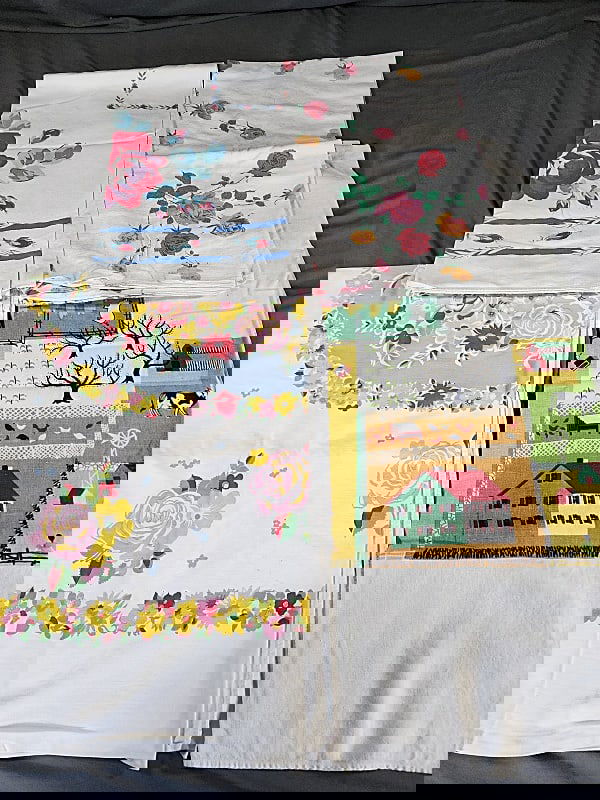 4 Vintage Printed Linen Tablecloths (1 of 19)