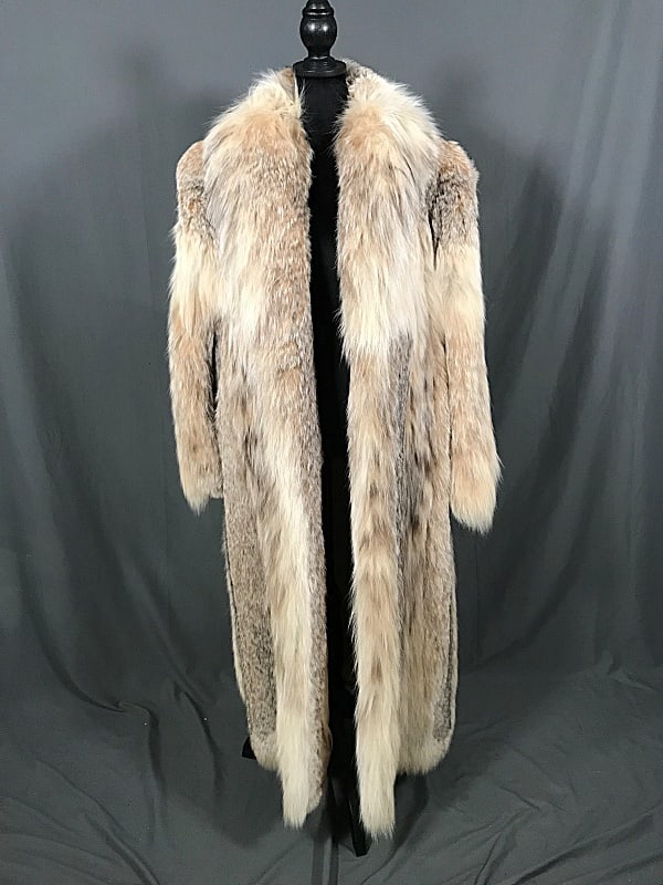 Full Length Ladies Canadian Lynx Fur Coat (1 of 4)