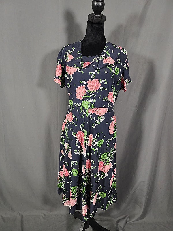 Vintage Ladies Geranium Print Dress c1950 (1 of 6)