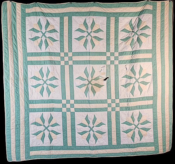Vintage c1930 Tulip Quilt (1 of 9)