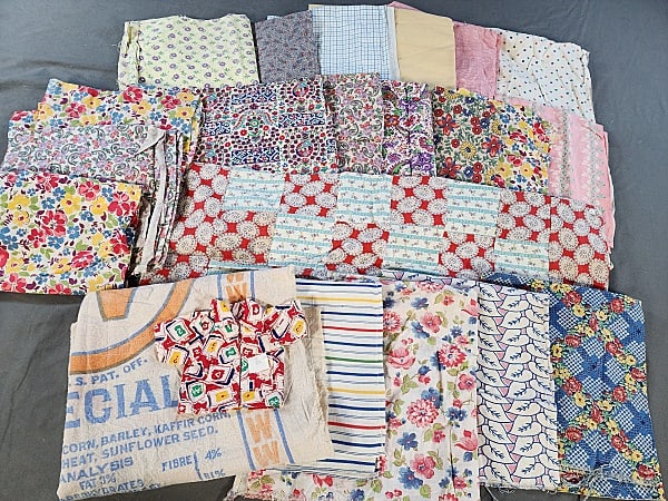 Group of 22 Misc Feedsack Pieces (1 of 14)