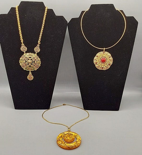 3 Gold Tone Statement Necklaces-Joan Rivers and More (1 of 11)