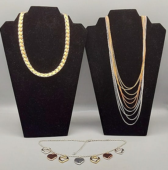 3 Tri Color Metallic Necklaces (1 of 9)