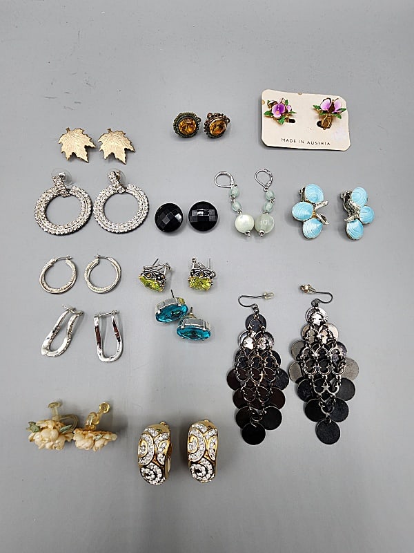 13 Silver Tone and Vintage Earrings (1 of 18)